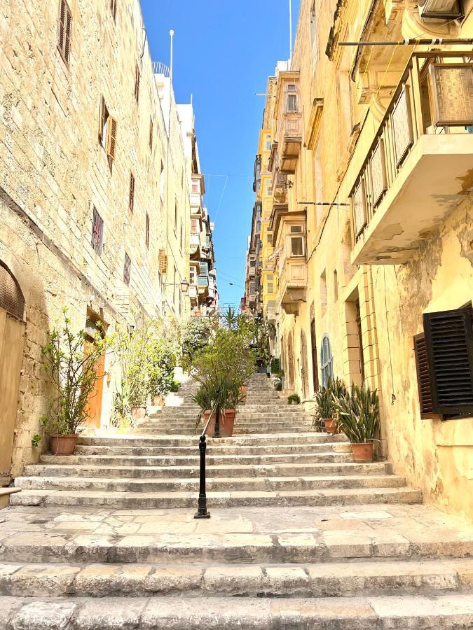 Modern Central 2Br Flat In Valletta By Arcobnb Luaran gambar